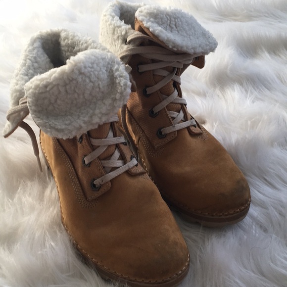 TIMBERLAND FUZZY BOOTS - Picture 2 of 2
